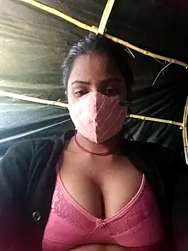 Snapshot of Poonam8080 chatting on 12-17-25, 07:46 Poonam8080 online show from 12-17-25, 07:46