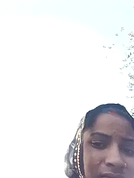 Snapshot of Poonam8080 chatting on 01-15-26, 11:35 Poonam8080 online show from 01-15-26, 11:35