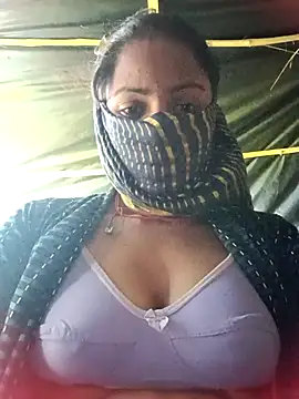 Snapshot of Poonam8080 chatting on 12-16-25, 06:39 Poonam8080 online show from 12-16-25, 06:39