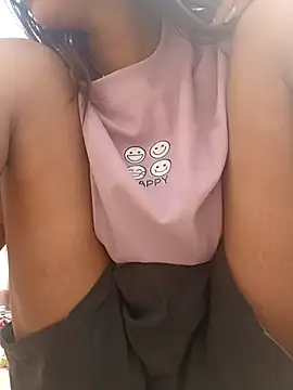 nehakapoor89 online show from 12-16-25, 07:45