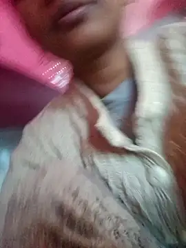 nehakapoor89 online show from 12-18-25, 09:03