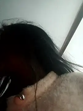 nehakapoor89 online show from 12-22-25, 05:46