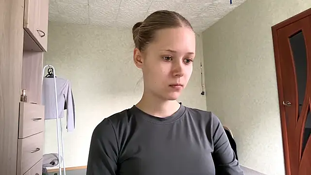 ZaidaSchwarten online show from 03-29-26, 01:02