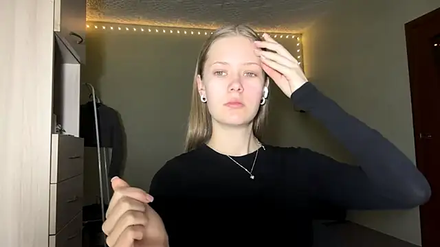 ZaidaSchwarten online show from 01-13-26, 06:06