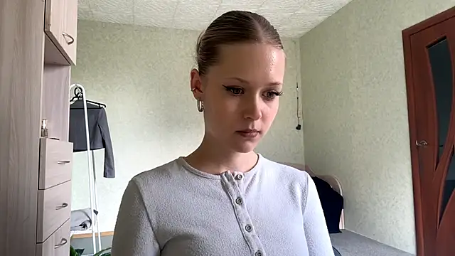 ZaidaSchwarten online show from 03-27-26, 12:06