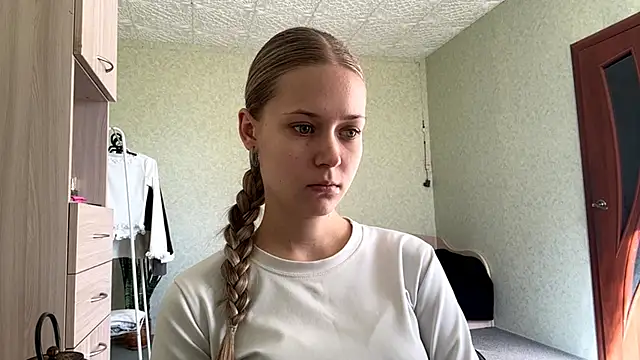 ZaidaSchwarten online show from 05-02-26, 02:22