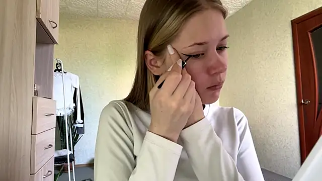 ZaidaSchwarten online show from 05-15-26, 05:16