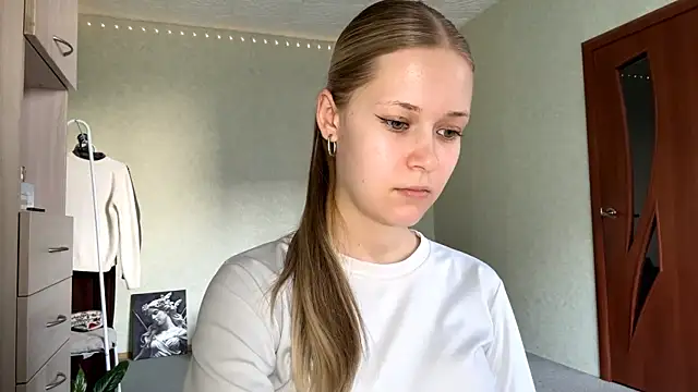 ZaidaSchwarten online show from 03-01-26, 01:33