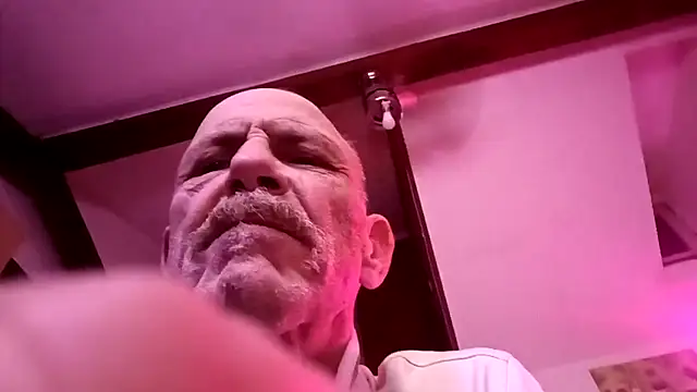 4skinlvrI online show from 03-19-26, 02:33