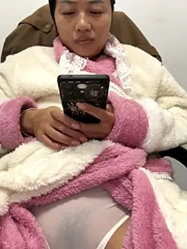 Snapshot of cmvoo chatting on 12-14-25, 08:09 cmvoo online show from 12-14-25, 08:09