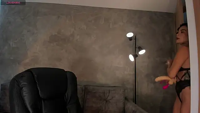 Snapshot of ValerieAustin chatting on 10-13-25, 03:46 ValerieAustin online show from 10-13-25, 03:46