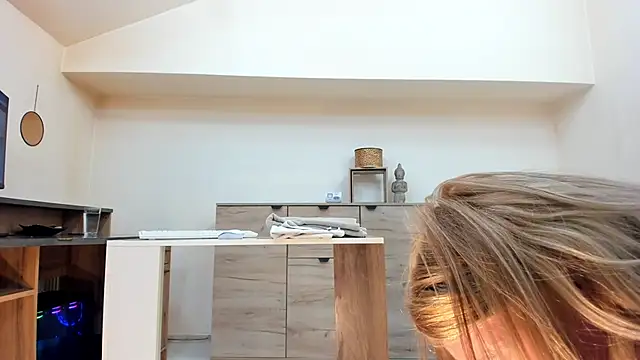 Snapshot of classy_medea chatting on 02-26-26, 01:05 classy medea online show from 02-26-26, 01:05