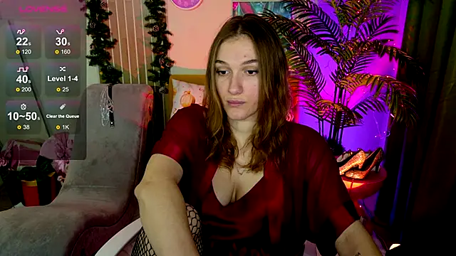 Snapshot of CarolainGilbert chatting on 12-17-25, 08:25 CarolainGilbert online show from 12-17-25, 08:25