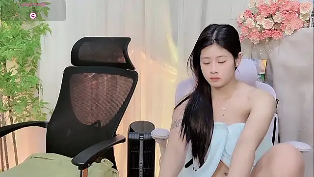 Yvonne-07 online show from 01-11-26, 01:18