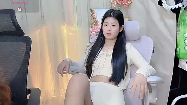 Yvonne-07 online show from 12-16-25, 12:42