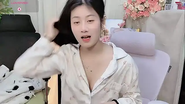 Yvonne-07 online show from 01-08-26, 12:44