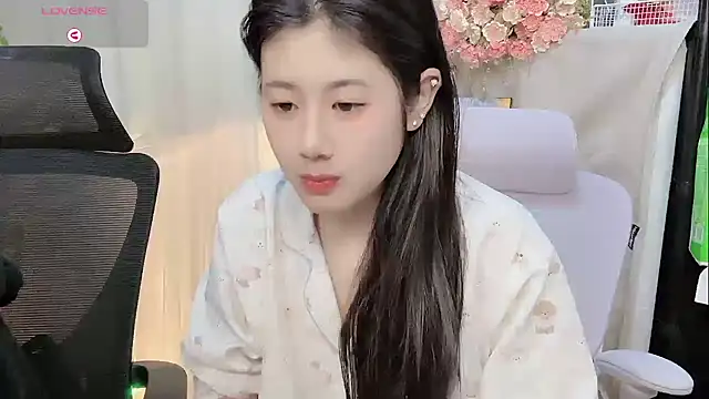 Yvonne-07 online show from 01-13-26, 09:08