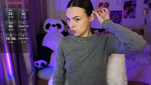 Snapshot of MaxinCarroll chatting on 12-16-25, 10:47 MaxinCarroll online show from 12-16-25, 10:47