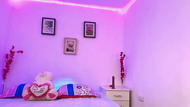 Snapshot of Aurora_Dolce chatting on 03-03-26, 02:46 Aurora Dolce online show from 03-03-26, 02:46