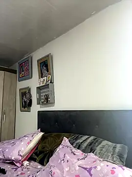 Snapshot of Aurora_Dolce chatting on 12-19-25, 02:48 Aurora Dolce online show from 12-19-25, 02:48