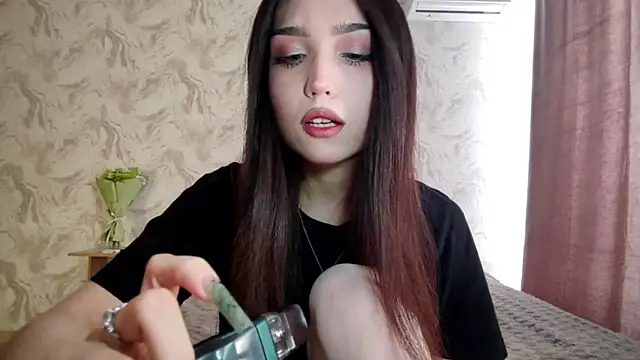 Qwami Amie online show from 03-07-26, 06:09