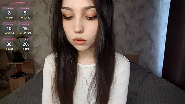 Qwami Amie online show from 03-31-26, 01:24