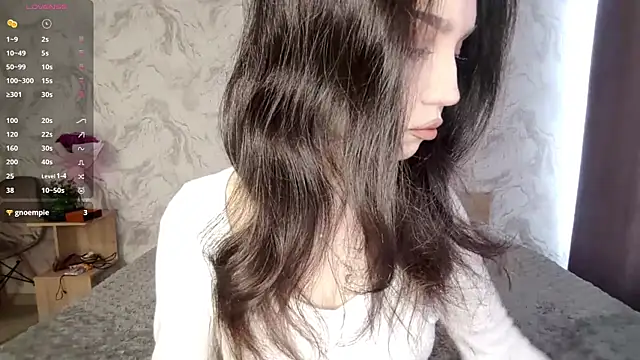 Snapshot of Qwami_Amie chatting on 04-27-26, 06:55 Qwami Amie online show from 04-27-26, 06:55