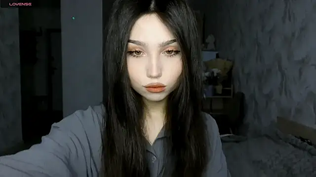 Snapshot of Qwami_Amie chatting on 05-26-26, 04:54 Qwami Amie online show from 05-26-26, 04:54