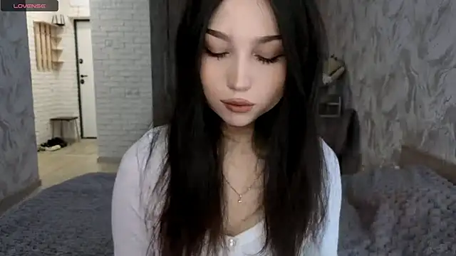 Snapshot of Qwami_Amie chatting on 05-20-26, 10:34 Qwami Amie online show from 05-20-26, 10:34