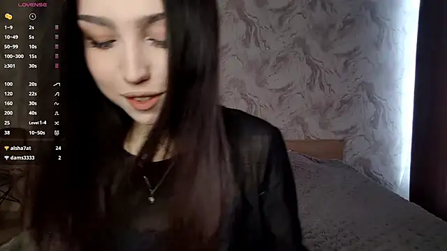 Snapshot of Qwami_Amie chatting on 04-28-26, 06:51 Qwami Amie online show from 04-28-26, 06:51
