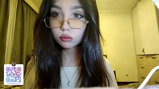 Qwami Amie online show from 01-10-26, 03:57