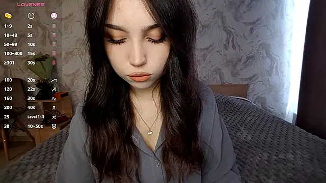 Snapshot of Qwami_Amie chatting on 04-17-26, 06:38 Qwami Amie online show from 04-17-26, 06:38