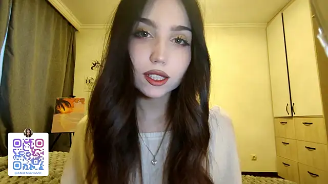 Qwami Amie online show from 12-21-25, 06:37