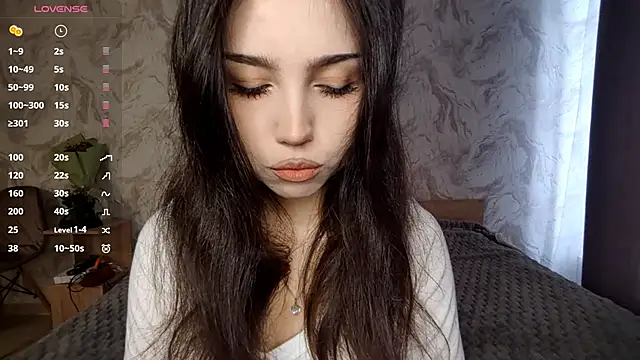 Qwami Amie online show from 04-14-26, 06:29