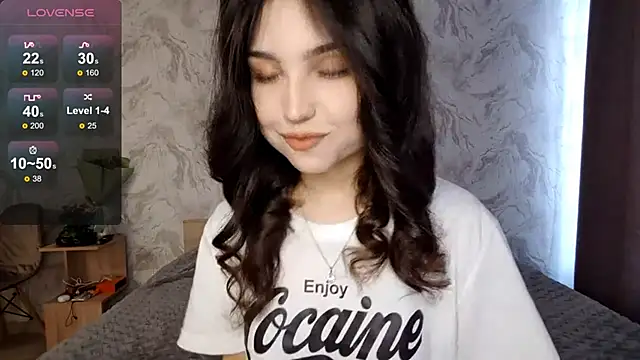 Snapshot of Qwami_Amie chatting on 04-22-26, 06:42 Qwami Amie online show from 04-22-26, 06:42