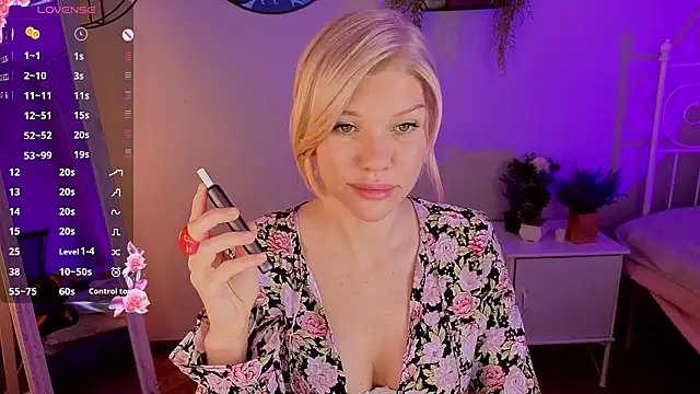 Snapshot of Lindsi_Luvviv chatting on 02-03-26, 04:12 Lindsi Luvviv online show from 02-03-26, 04:12