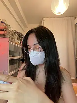 mimichannn99 online show from 04-17-26, 09:45