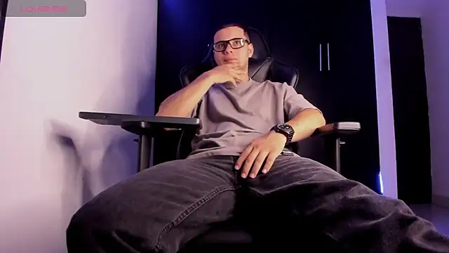 Liam Mateo online show from 03-21-26, 06:03