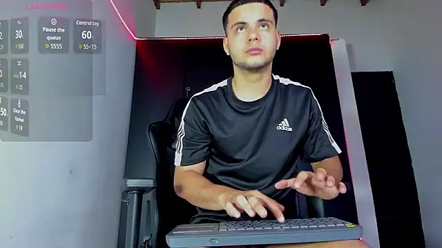 Liam Mateo online show from 12-21-25, 04:47