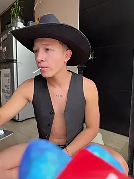 charming twink online show from 07-27-26, 06:48