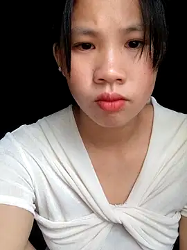 Snapshot of mit0-77 chatting on 12-16-25, 12:48 mit0-77 online show from 12-16-25, 12:48