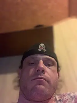 Snapshot of Ldnick69 chatting on 03-28-26, 09:32 Ldnick69 online show from 03-28-26, 09:32