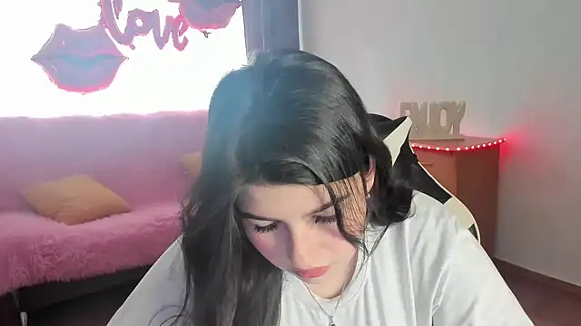 Snapshot of KisaModel chatting on 05-12-26, 01:13 KisaModel online show from 05-12-26, 01:13