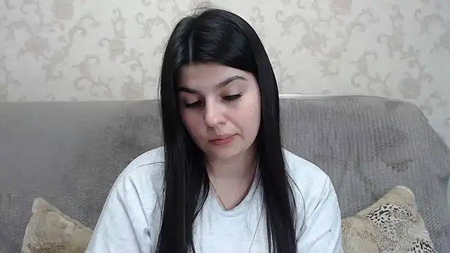 Snapshot of KisaModel chatting on 05-14-26, 02:47 KisaModel online show from 05-14-26, 02:47
