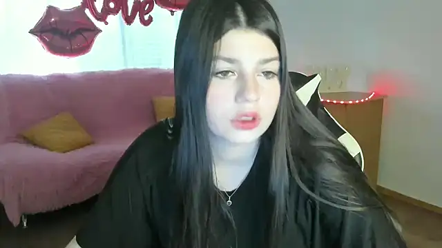 Snapshot of KisaModel chatting on 04-19-26, 01:06 KisaModel online show from 04-19-26, 01:06