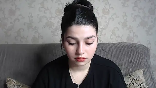 Snapshot of KisaModel chatting on 06-17-26, 01:27 KisaModel online show from 06-17-26, 01:27