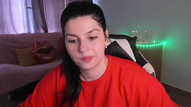 Snapshot of KisaModel chatting on 07-19-26, 01:36 KisaModel online show from 07-19-26, 01:36