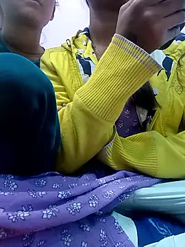 Snapshot of RV_525 chatting on 12-20-25, 08:39 RV 525 online show from 12-20-25, 08:39