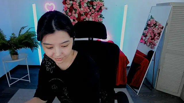 Snapshot of SirenMystiq chatting on 06-22-26, 10:23 SirenMystiq online show from 06-22-26, 10:23