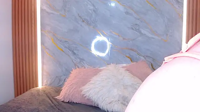 rebecagoldene online show from 03-30-26, 08:38